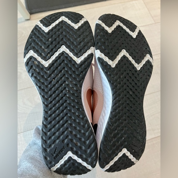 Women’s Nike Revolution 5 Sneakers size 6.5 - Picture 7 of 7